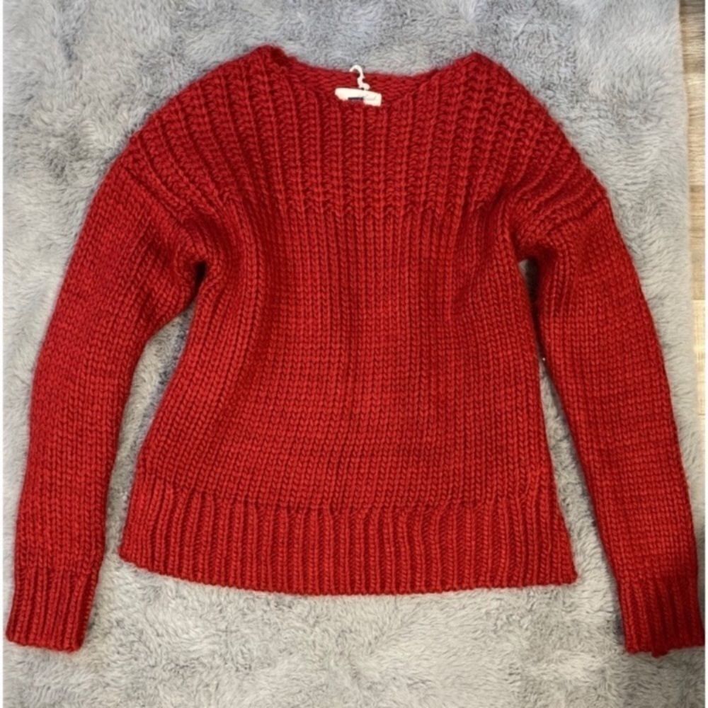 Universal thread red chunky knit sweater